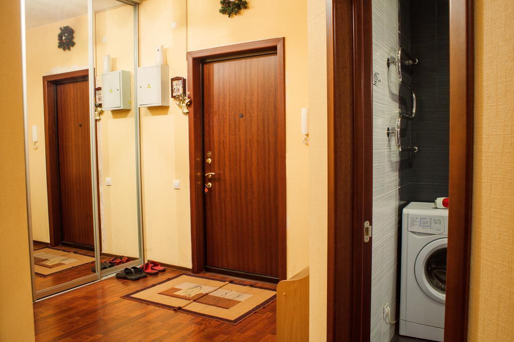 Apartment On Baikalskoy 202/4 Irkutsk Exteriör bild